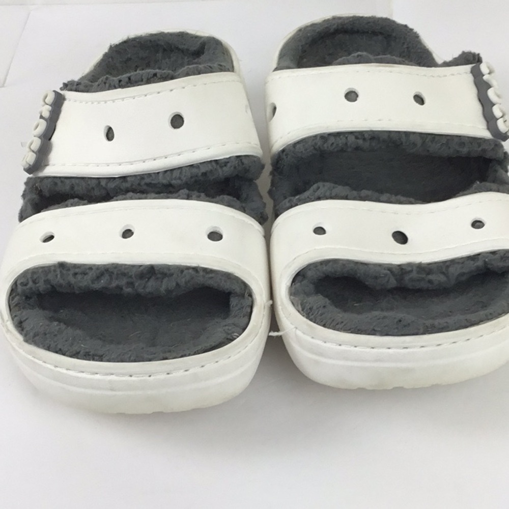 Crocs Fur Lined Sandals (Classic Cozzzy Sandal), Size 8 - Picture 5 of 10
